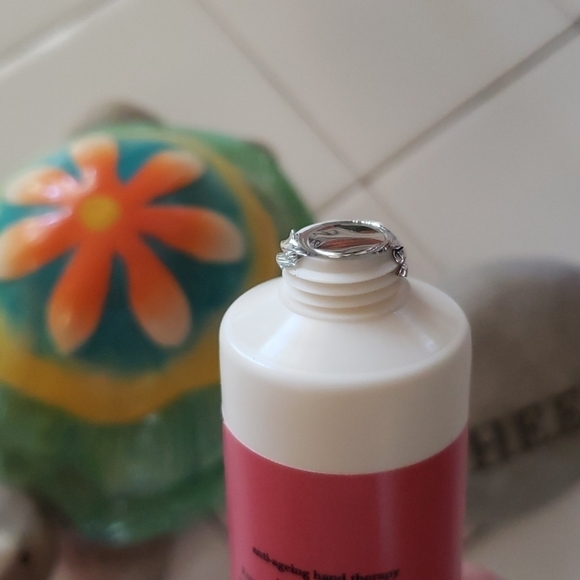 Crabtree & Evelyn Anti Aging Hand Therapy - Picture 5 of 6